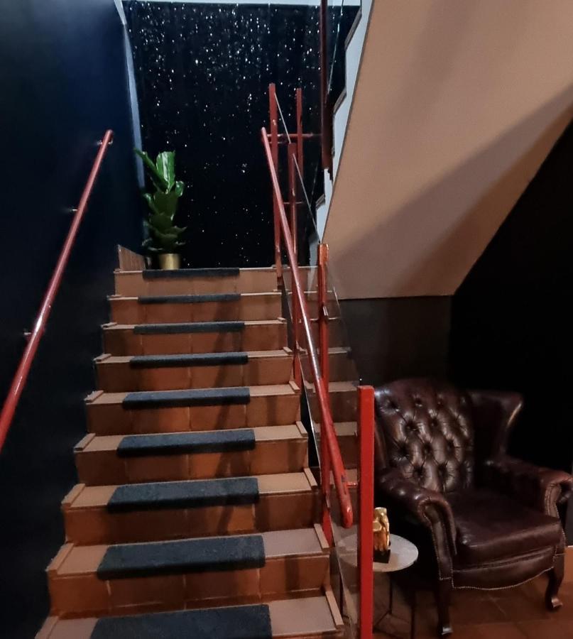 Hotell Tre Systrar Ескилстуна Екстериор снимка