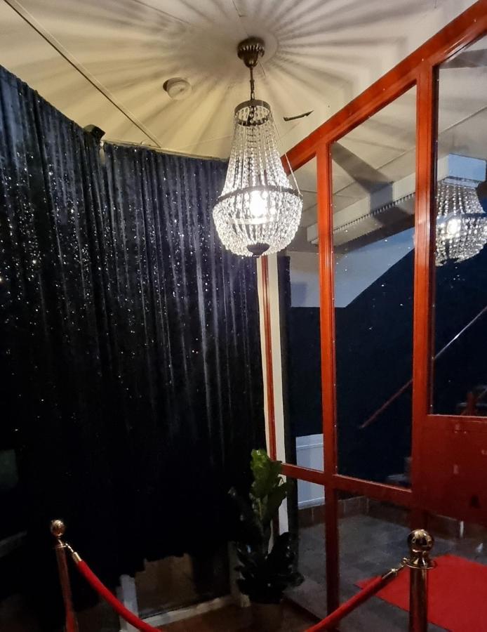 Hotell Tre Systrar Ескилстуна Екстериор снимка